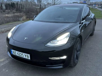 Авто Tesla Model 3 2018 № 8351652