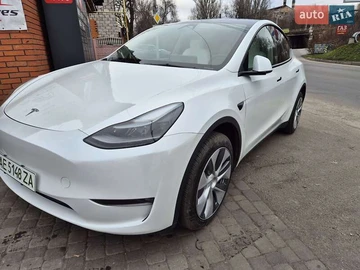 Авто Tesla Model Y 2023 № 8351812