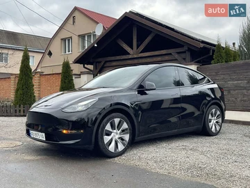 Авто Tesla Model Y 2023 № 8352721