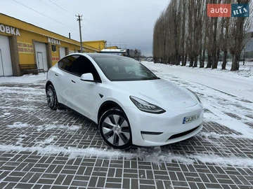 Авто Tesla Model Y 2023 № 8352731