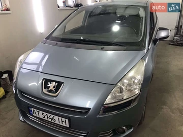 Авто Peugeot 5008 2011 № 8353378