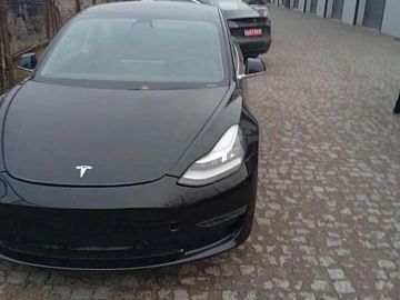 Авто Tesla Model 3 2019 № 8353410