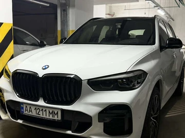 Авто BMW X5 2022 № 8353765