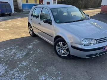 Авто Volkswagen Golf 2000 № 8354069