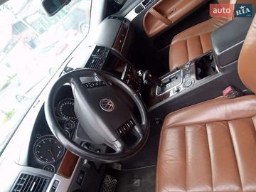 Авто Volkswagen Touareg 2004 № 8355327