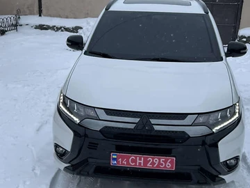 Авто Mitsubishi Outlander 2021 № 8357685