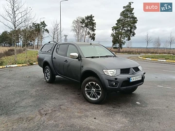 Авто Mitsubishi L 200 2013 № 8359480