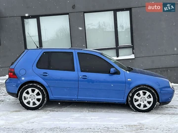 Авто Volkswagen Golf 2000 № 8359913
