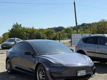 Авто Tesla Model 3 2019 № 8360354