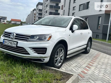 Авто Volkswagen Touareg 2015 № 8360548