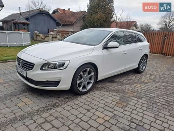 Авто Volvo V60 2017 № 8361265