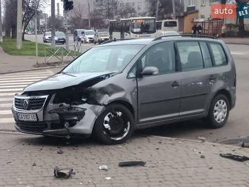 Авто Volkswagen Touran 2007 № 8364630