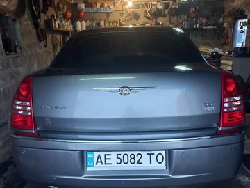 Авто Chrysler 300C 2006 № 8366011