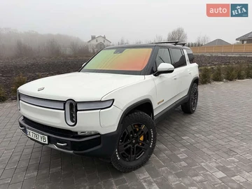 Авто Rivian R1S 2023 № 8366415