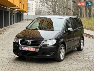 Авто Volkswagen Touran 2009 № 8367430