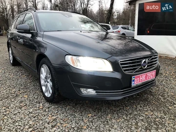 Авто Volvo V70 2016 № 8367610