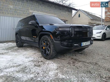 Авто Rivian R1S 2023 № 8367889