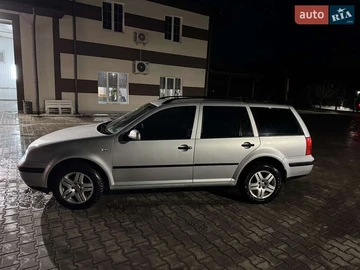 Авто Volkswagen Golf 2000 № 8368945