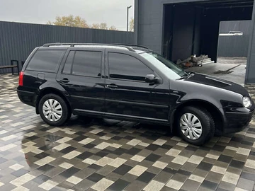 Авто Volkswagen Golf 2000 № 8369107