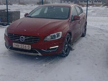 Авто Volvo V60 2015 № 8369629
