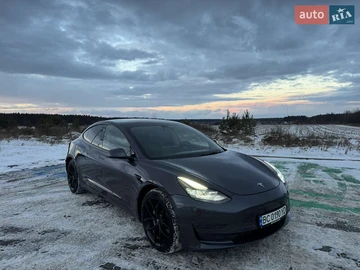 Авто Tesla Model 3 2021 № 8369667
