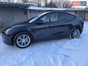 Авто Tesla Model Y 2024 № 8369766