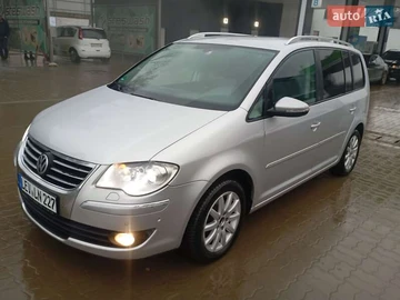 Авто Volkswagen Touran 2009 № 8371063