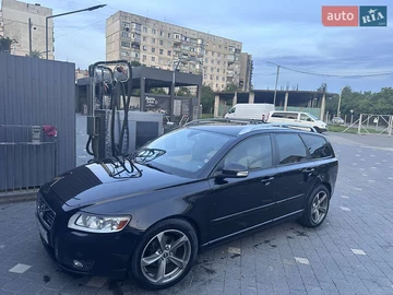 Авто Volvo V50 2011 № 8372091