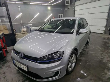 Авто Volkswagen E-Golf 2016 № 8372103