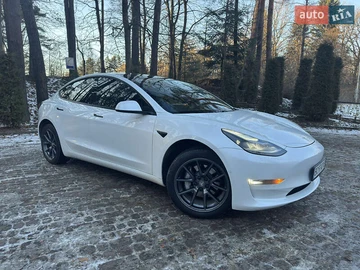 Авто Tesla Model 3 2021 № 8372536