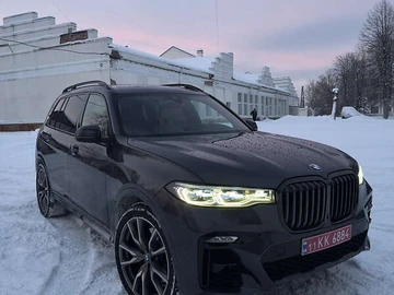 Авто BMW X7 2021 № 8372931