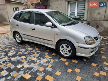 Авто Nissan Almera Tino 2000 № 8373127