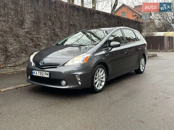 Авто Toyota Prius V 2012 № 8373617