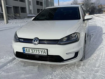 Авто Volkswagen E-Golf 2014 № 8375228