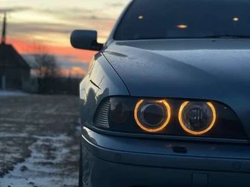 Авто BMW 5 Series 2002 № 8375606