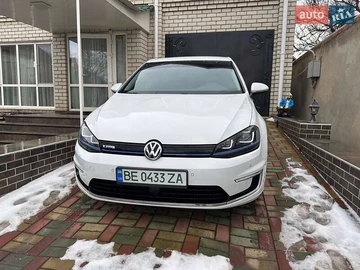 Авто Volkswagen E-Golf 2014 № 8375919