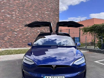 Авто Tesla Model X 2021 № 8376432