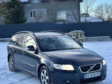 Авто Volvo V50 2010 № 8376747