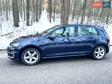 Авто Volkswagen E-Golf 2015 № 8377032