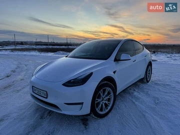 Авто Tesla Model Y 2023 № 8378216