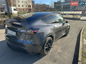 Авто Tesla Model Y 2023 № 8378508