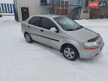 Авто Chevrolet Aveo 2005 № 8379133