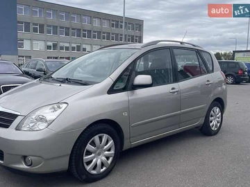 Авто Toyota Corolla Verso 2003 № 8379152