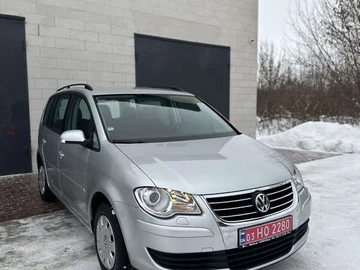 Авто Volkswagen Touran 2007 № 8379431