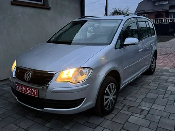 Авто Volkswagen Touran 2008 № 8379978