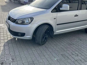 Авто Volkswagen Caddy 2012 № 8379999