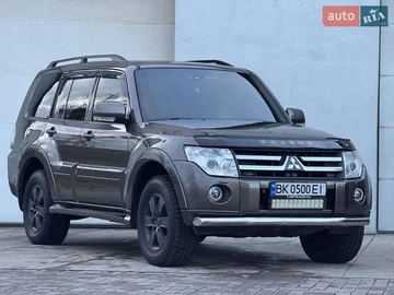 Авто Mitsubishi Pajero Wagon 2010 № 8380083