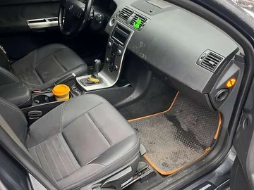 Авто Volvo V50 2004 № 8380438