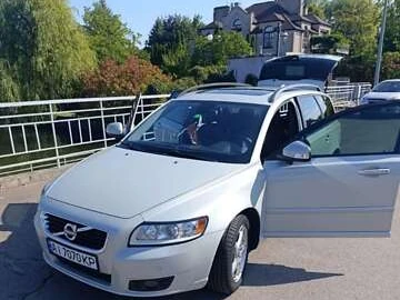 Авто Volvo V50 2011 № 8382098