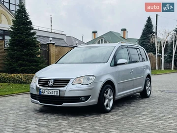 Авто Volkswagen Touran 2007 № 8382636